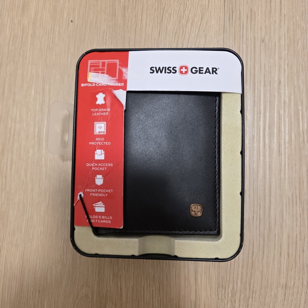 New In Box Swiss Gear Black Bifold Wallet Nylon & Leather trim Wallet RFID